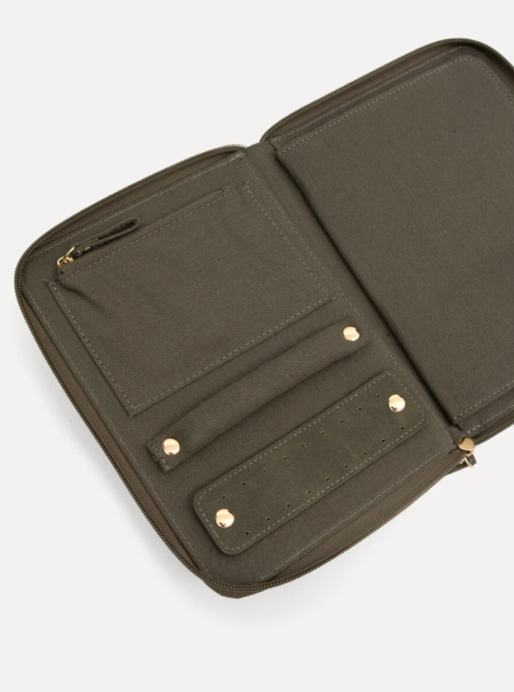  Khaki