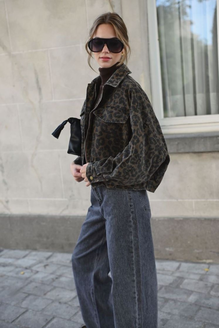 8260 BROWN LEOPARD